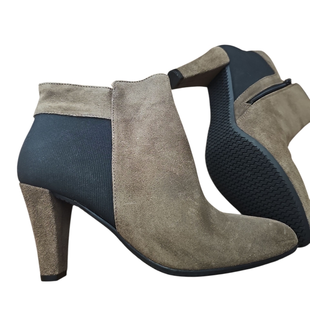 Eric Michael Sz 40 Tan Suede and Black Heeled Ankle Boots Sz 9.5/10 New